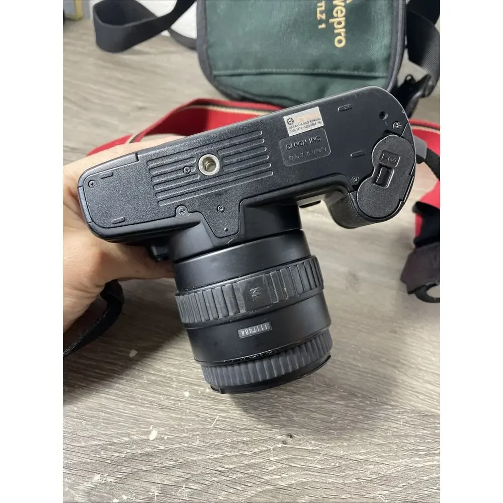 Canon EOS 888 35mm SLR Film Camera Kit w/ Sigma 35-80mm Lens & Lowepro Bag